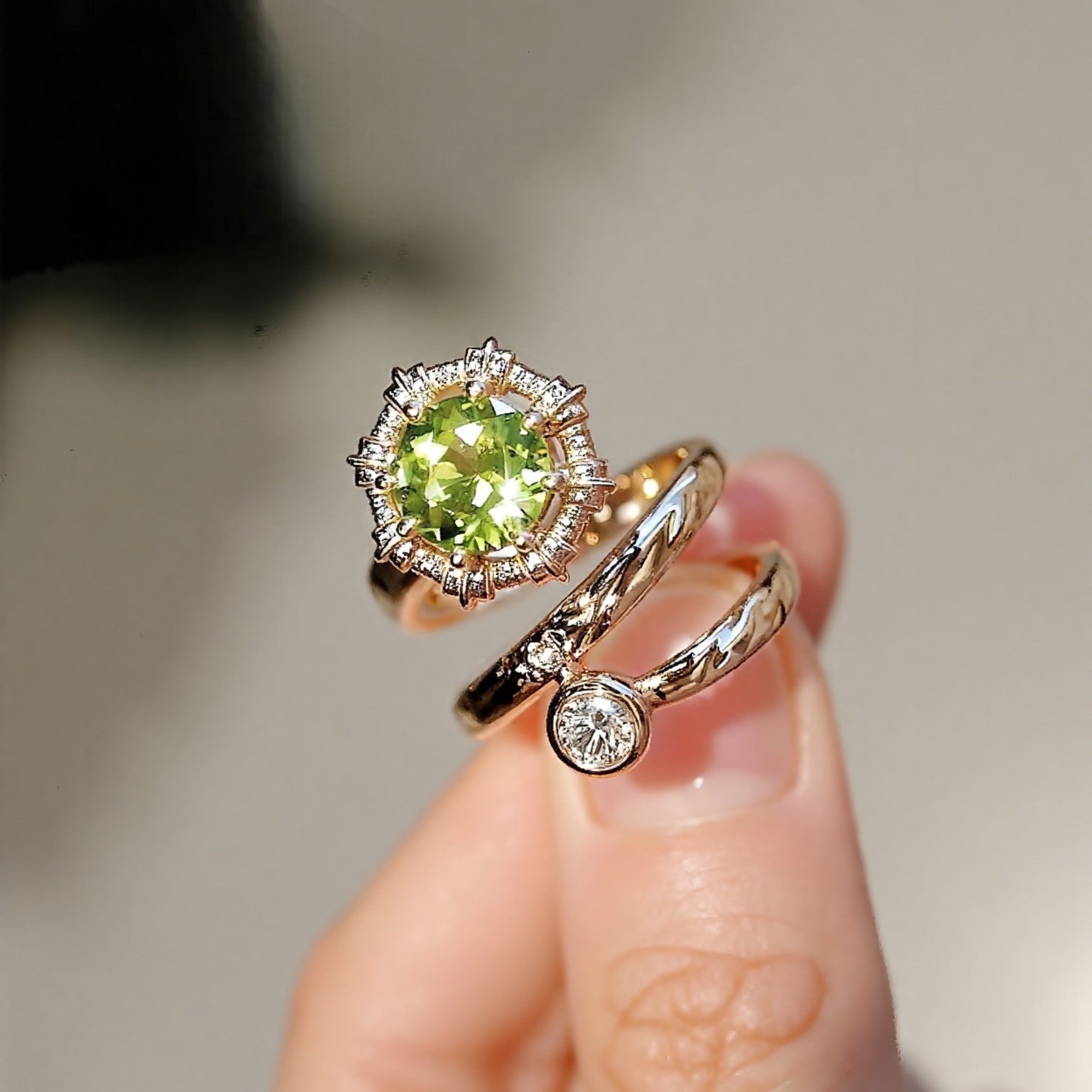 Gold spiral ring with 2ct peridot gemstone

