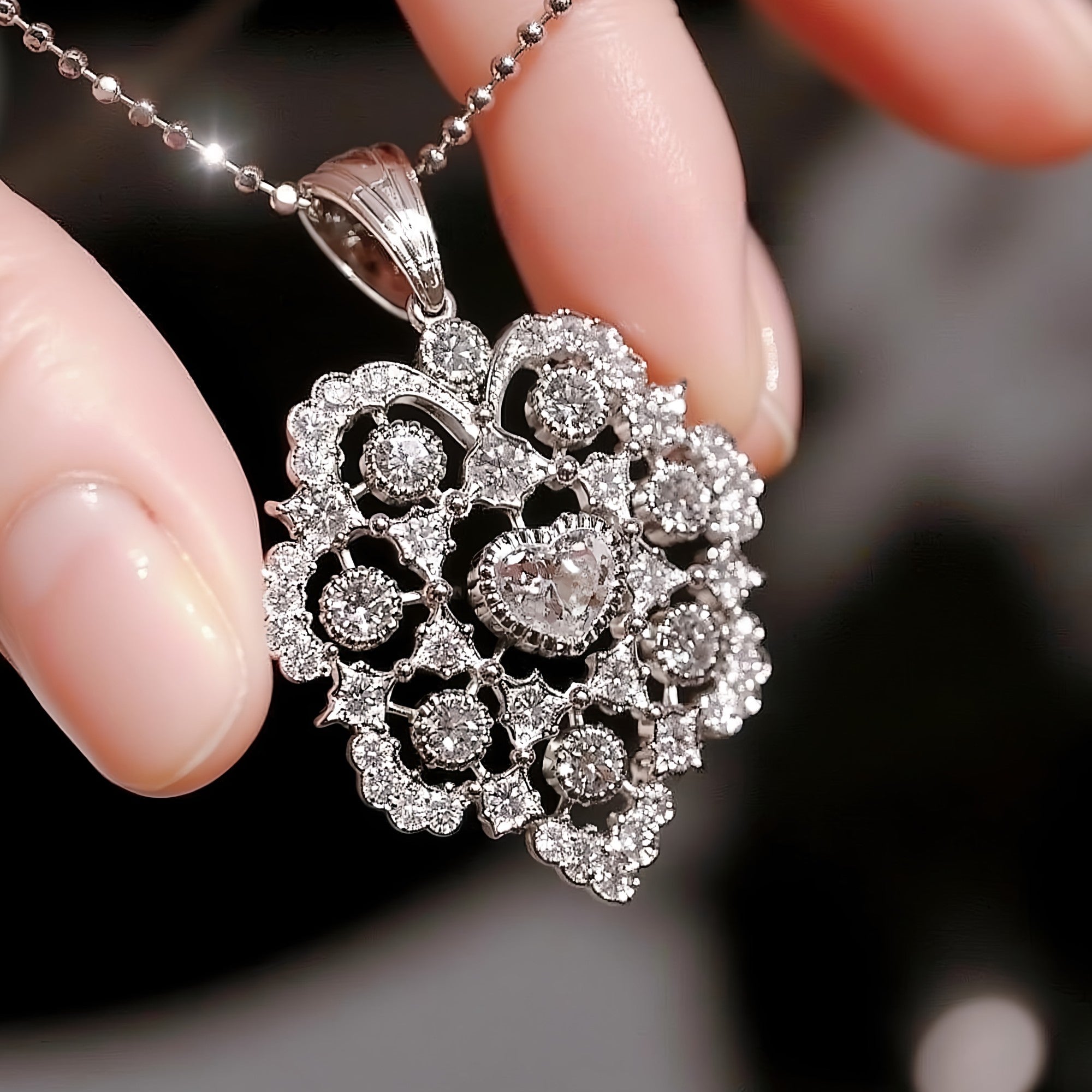 Aria Bloom pendant with heart-cut lab diamond in lace design

