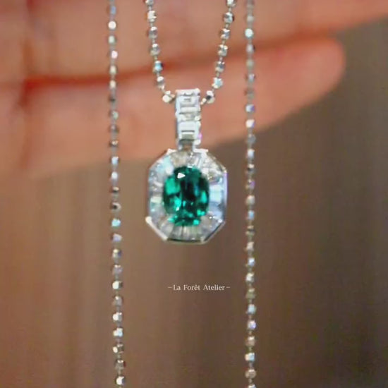 Selene pendant with 1ct lab emerald and baguette lab-grown diamonds in white gold








