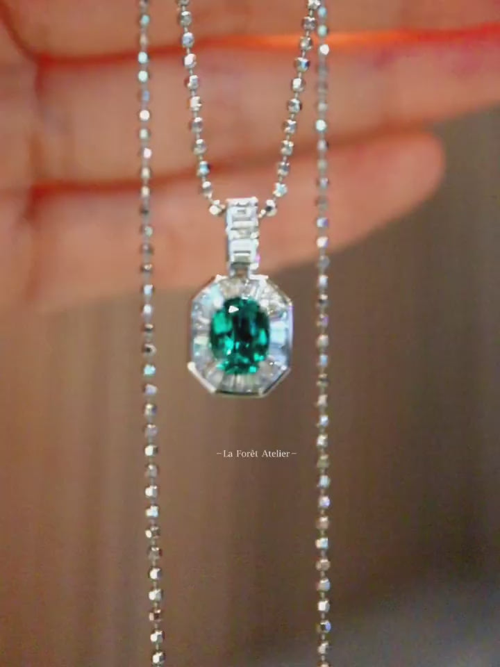 Selene pendant with 1ct lab emerald and baguette lab-grown diamonds in white gold








