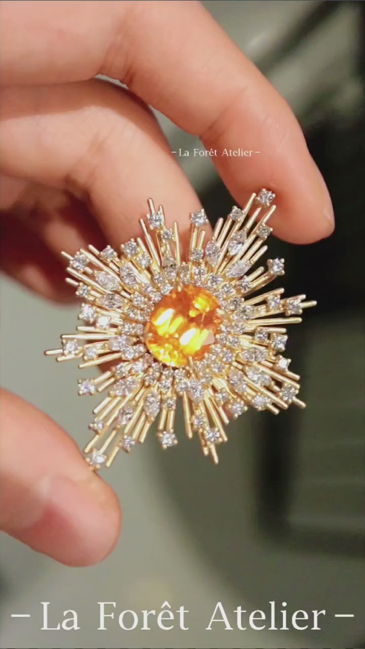 Solenaire brooch with 8ct Fanta garnet and lab-grown diamonds in a gold starburst setting – high jewelry couture brooch

