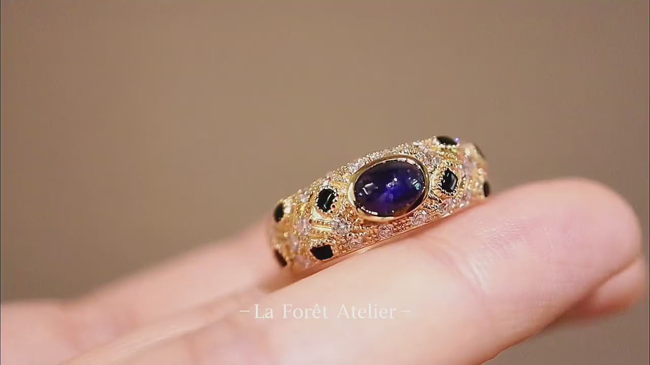 Quenara – Vintage Cabochon Sapphire and Onyx Ring