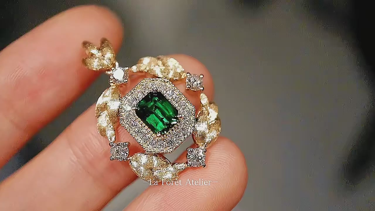 Laurel wreath pendant with tsavorite and diamond accents

